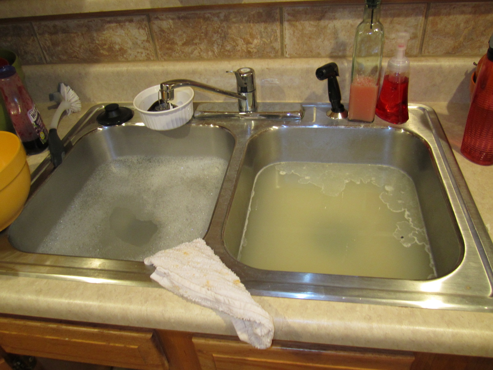 clogged-sinks Teljesen bedugult a lefolyó? Ezzel megelőzhetted volna!