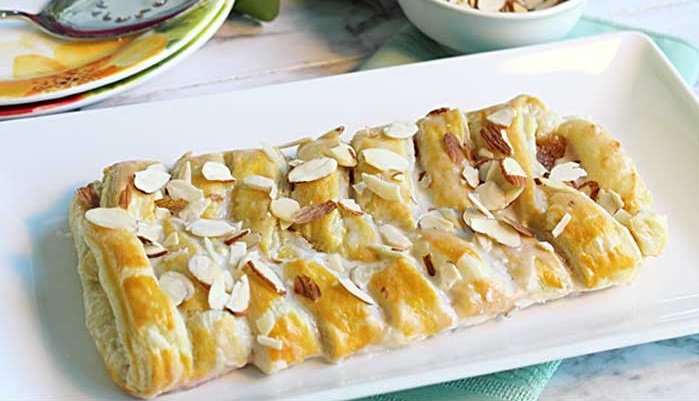 Almond-Danish-Braid Rétestésztába csomagolt csokoládé